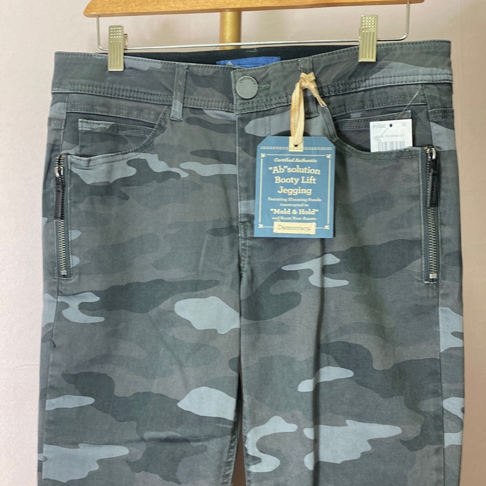 Democracy Camo Pant Booty Lift Jegging NWT